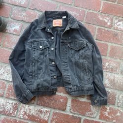Vintage Levi’s Black Washed Denim Trucker Jacket | Y2K Grunge Streetwear | Size M