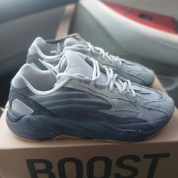 Yeezy Boost 700 V2... ( Tephra )