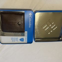 Columbia Wallet