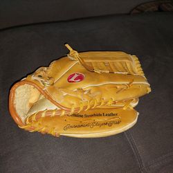 Louisville Slugger Glove