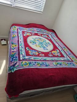 Quenn size bed