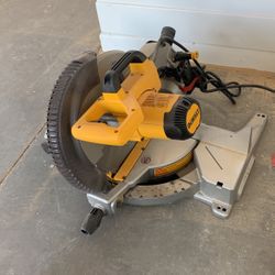 Dewalt Compound Miter Saw 