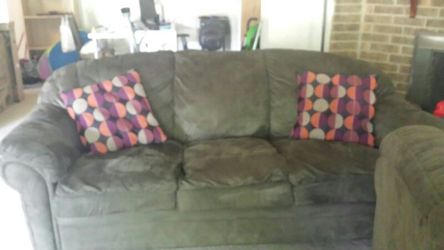 Sofa and love seat forest green must go moving