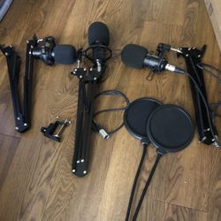 3 Podcast Mics With Stands & 2 Mic Filters 