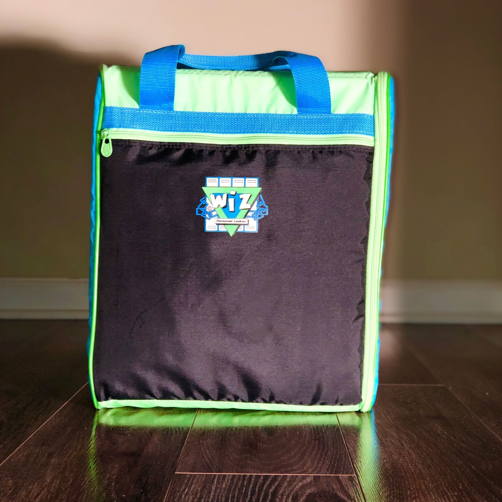 1️⃣9️⃣9️⃣0️⃣ WIZ PERSONAL LOCKER BACK PACK
