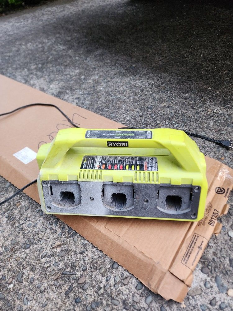 RYOBI P135 18V One+ 6 Port Lithium Ion Battery Supercharger (18V Batteries Not Included/Charger Only)