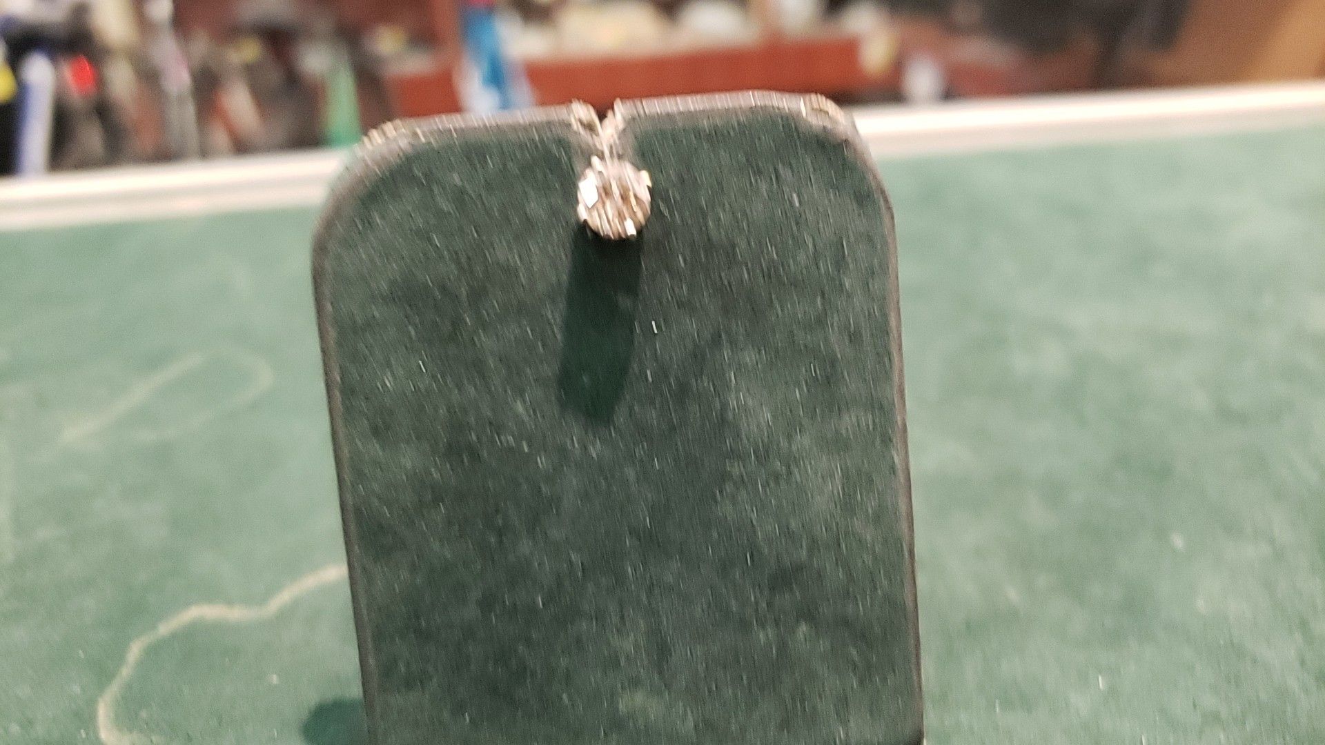 14k white gold diamond earring