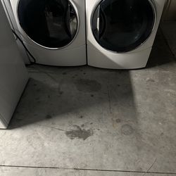 Washer And Dryer Sets $300-$400