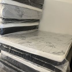 Queen Size Pillow Top Mattress 
