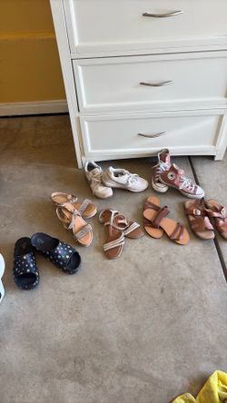 Girls shoes