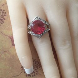 Women’s Ring, Size 8