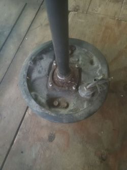 2001 -2006 rear driver side axle assembly