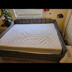 Queen Size Bed With Twin Size Trundle Pullout 