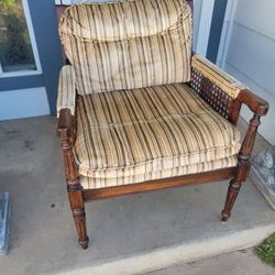 Beautiful Vintage Chair!