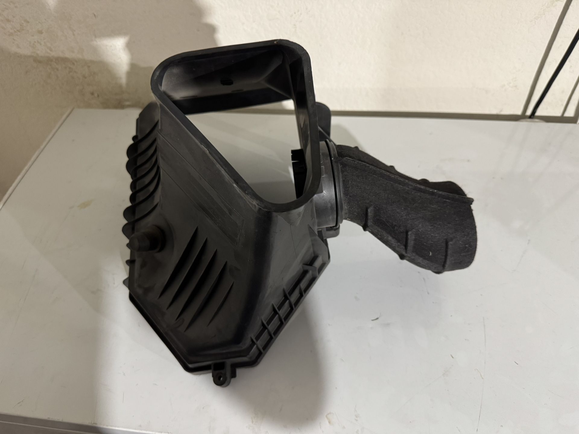 2015-2018 Mopar Hellcat Lower Airbox and Inlet Tube