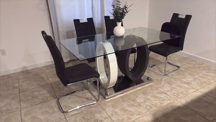 Dining table set