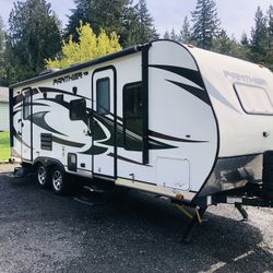 2017 Coach works Panther 21xl 