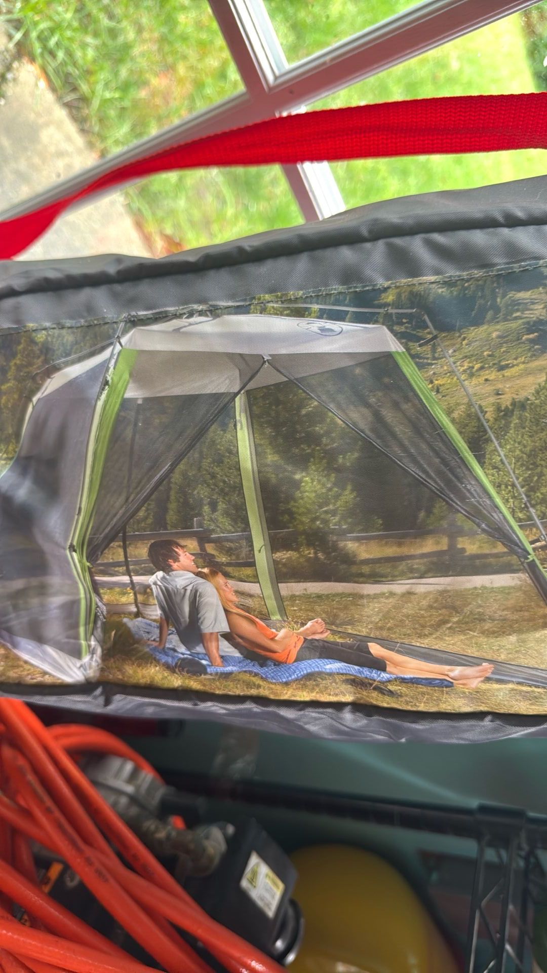 Coleman Instant Screen house 10’x10’