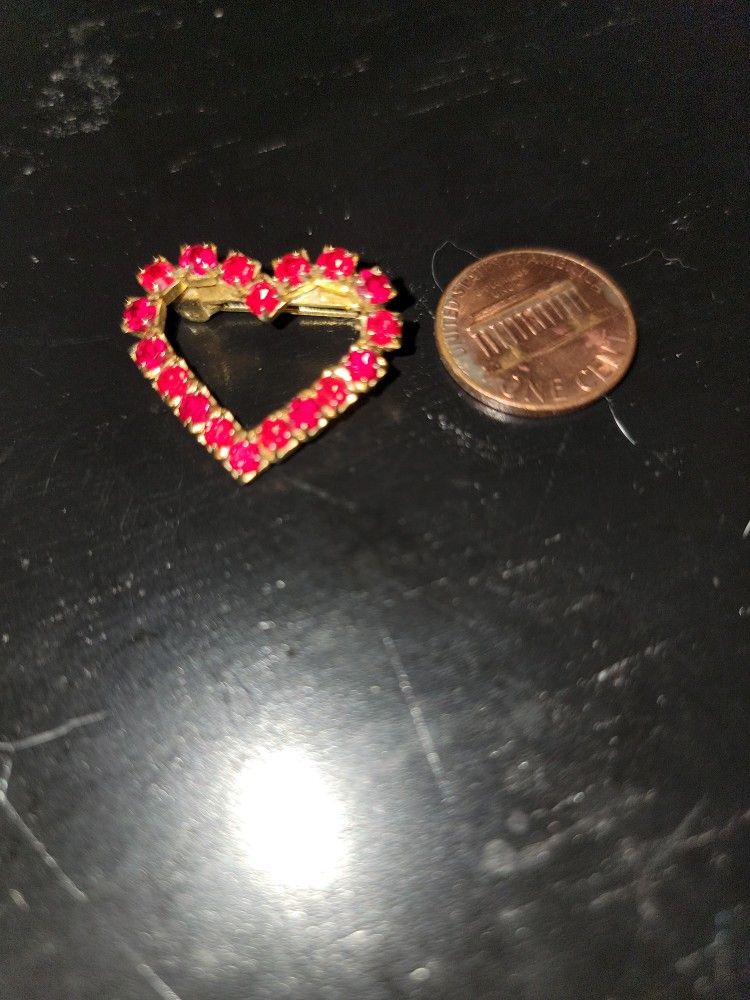 Small Red Stoned Heart Broach With Gold Colored Backing