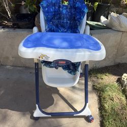 Free, High Chair, Very Clean And Functional, No Straps 