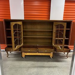 Vitrine Cabinet.