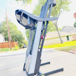 Proform ZT6 Treadmill With Incline 