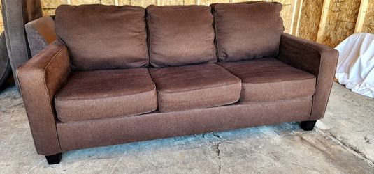 Sofa Cama Color Café Oscuro En Excelente Condition Bien Limpio $185