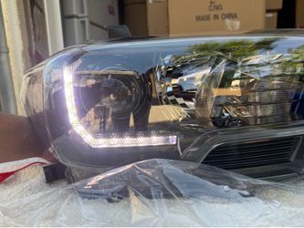 16-22 Toyota Tacoma Black Clear Reflector LED Strip Projector Headlights