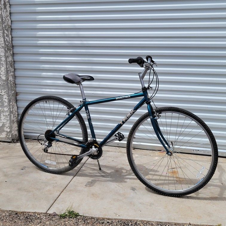 Trek 720 MultiTrack Hybrid Bike 700c