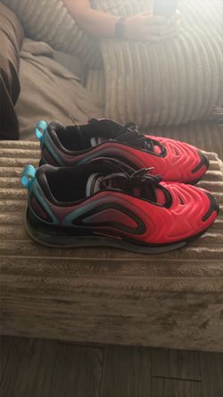 Nike Air Max 720 Sneakers size 9