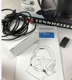 Sennheiser RS 85 Wireless Headphones w/charging base 