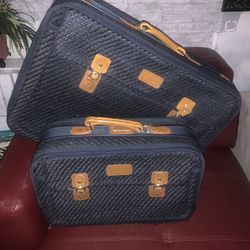 Oscar De Larenta 2 Piece Luggage Set