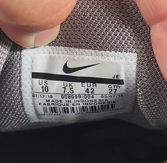 Absorbente querido pueblo Nike Revolution 4 Women's Gray Running Shoes Size 10 for Sale in Peoria, AZ  - OfferUp