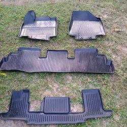 2023 Nissan Pathfinder Matts