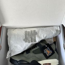 Air Jordan 4  x Undefeated Size 11.5 Deadstock