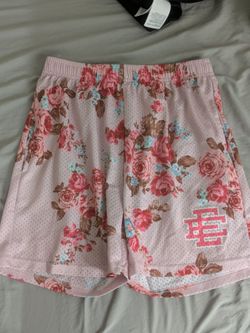 Ee shorts size m fit like a small