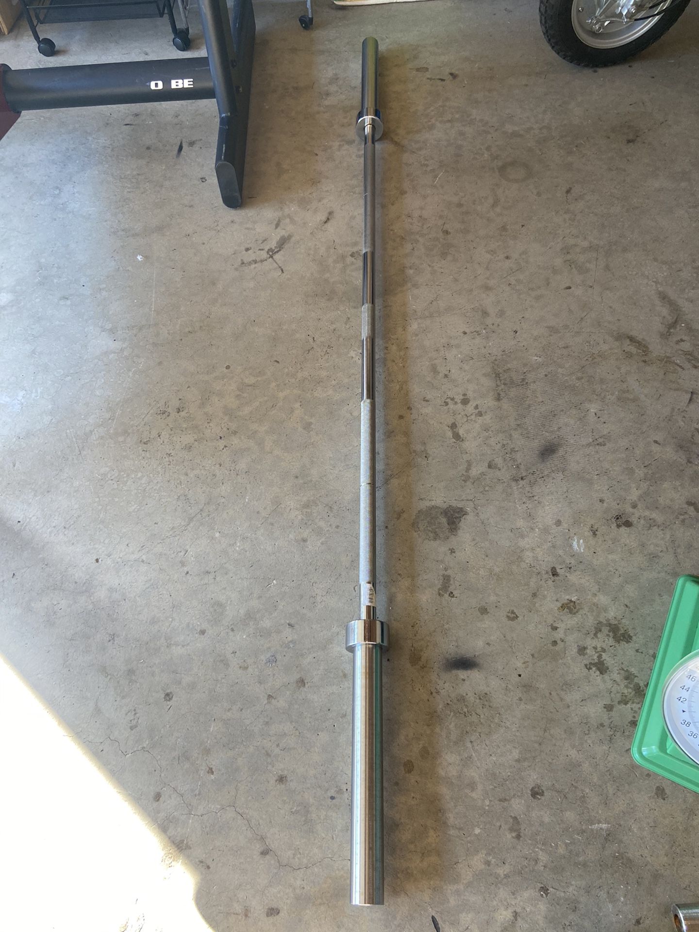 Olympic bar 7f 45lbs like new, pick up only