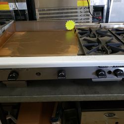 Rankin-Delux 36"L Countertop 24"L Griddle, 2 Burners, and Natural Gas 