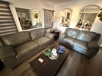 Free Sofa and Couch