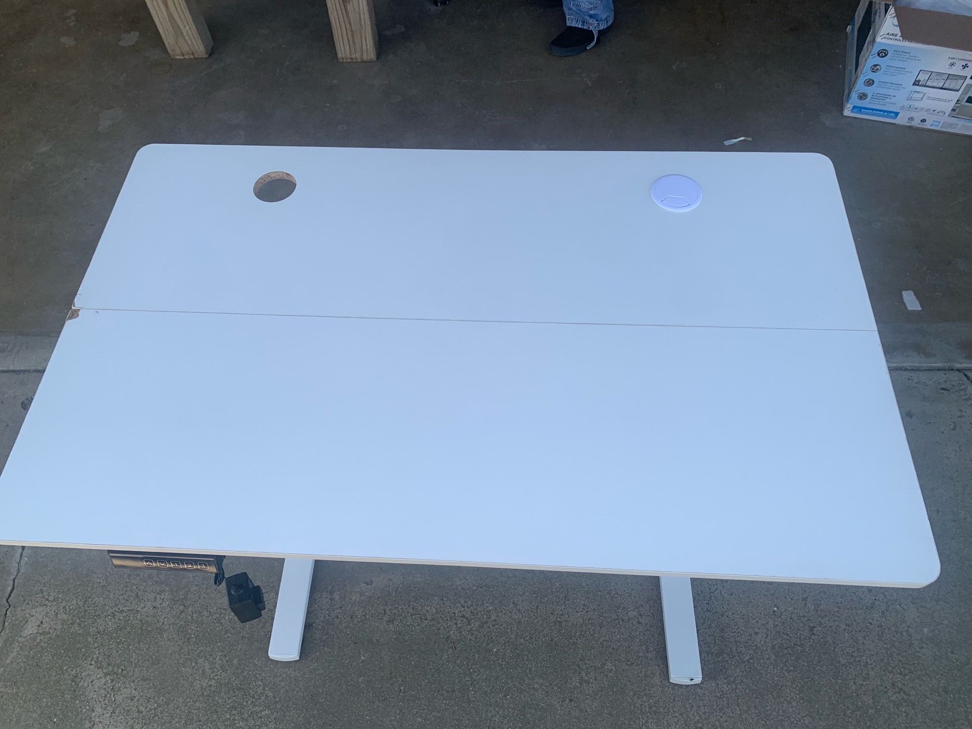 Electric standing chair