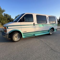 1997 Chevy Express 1500 VAN V8
