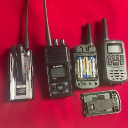 SAMCOM FPCN10A And Ozark Trail Two Way Walkie Talkie, IPX4, 22 Channel, Green, 2 Pack