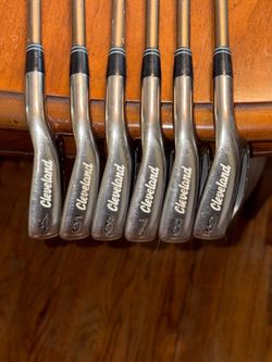 Cleveland Tour Action 7 Right Handed Regular Flex 4-9 Irons Golf Clubs