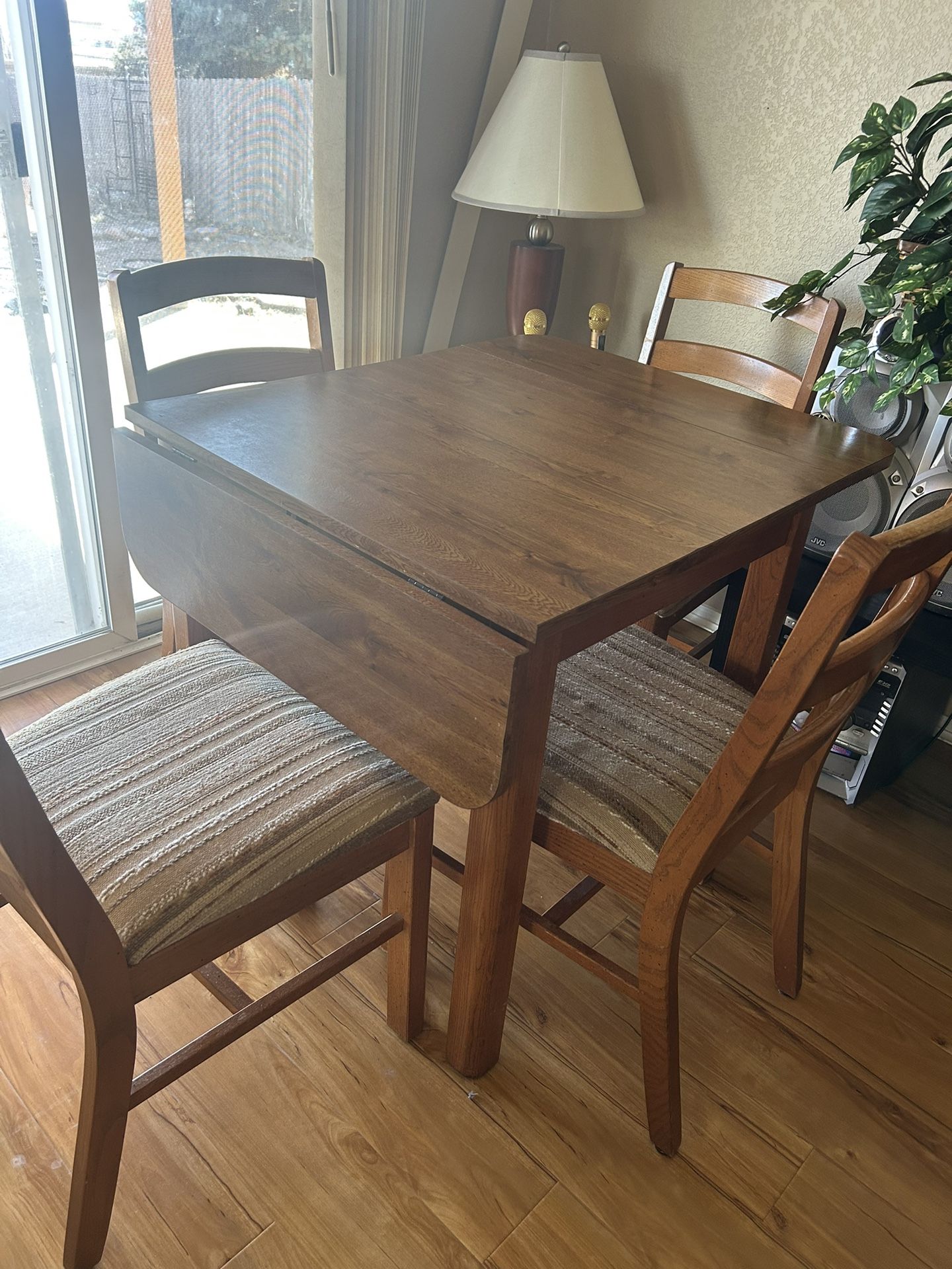 Extendable Dining Table With Chairs