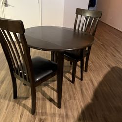 Dining Table 3 Chairs 