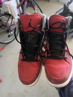 Men’s Jordan’s Size 10