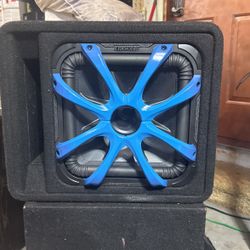 Kicker Solo-Baric L7 12  Enclosure (44VL7S122)