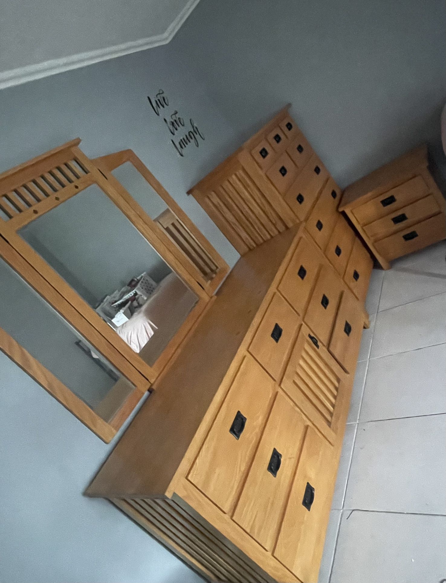 Bedroom Set For Sale Of 5 Pieces. OBO 