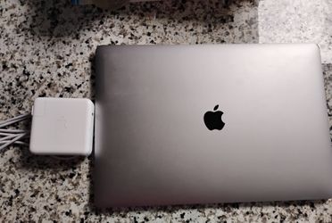 Apple MacBook Pro 15” 2018 A1990 – For Parts / Repair – Clean Condition