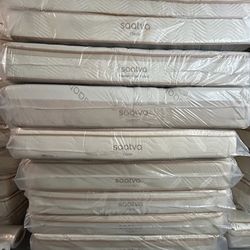Luxury Saatva & Tempur-Pedic Mattresses – 50-80% Off!     •    Brand New, Minor Blemishes (Nothing That Affects Comfort)     •    King, Queen, Full, T
